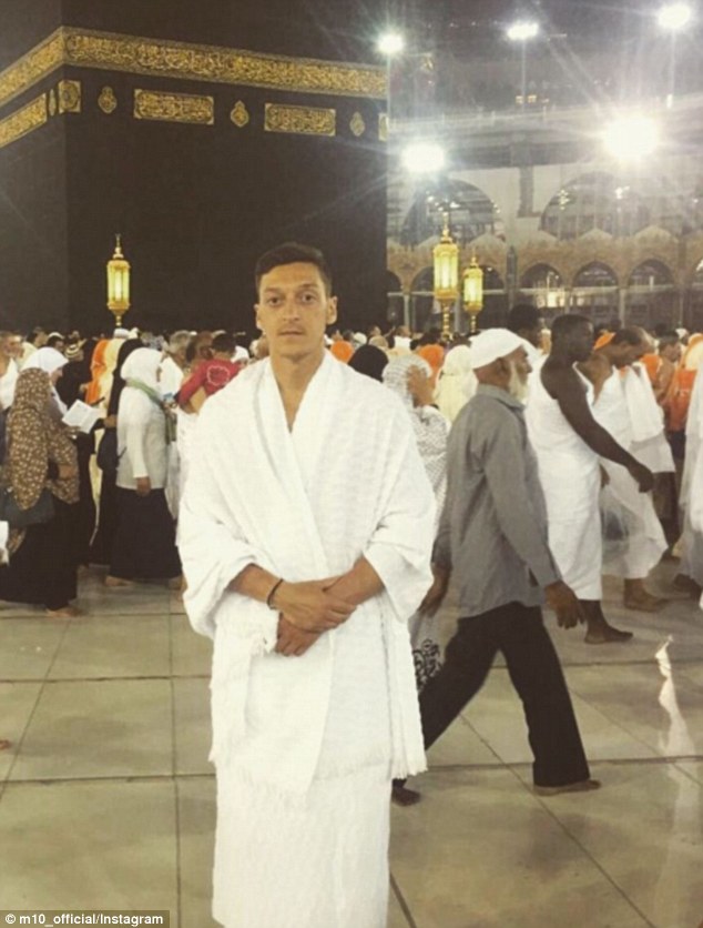 34D0F2B700000578-3619443-image-a-3_1464773267510