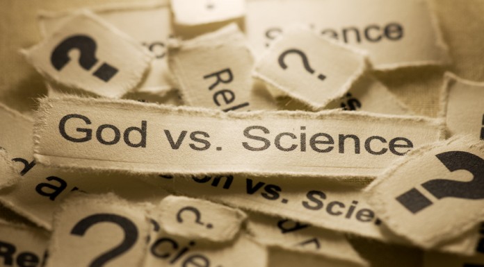 മതവും ശാസ്ത്രവും തമ്മില് പോര് മുറുക്കിയത് മതമൗലികവാദികള്