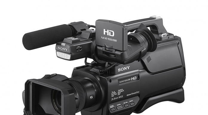 വിവാഹവീട്ടിലെ കാമറകള് നിങ്ങളെ ഒപ്പുകയല്ല, ഒറ്റുകയാണ്